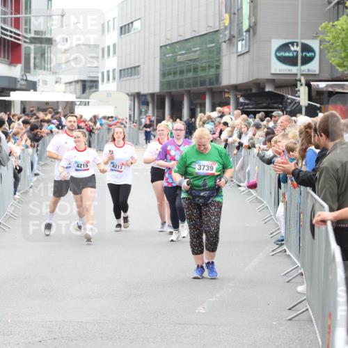 12.06.2026 - Holstenköstenlauf Andreas Tolksdorf http://msf.ph/oto/9745593 12.06.2026 18:11:15 Laufen 4215, 4213, 3739 meine-sportfotos.de