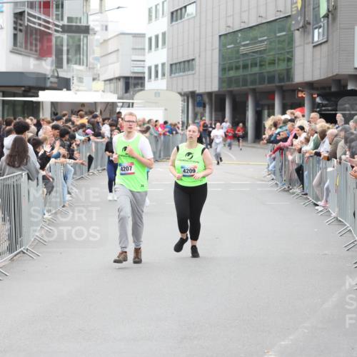 12.06.2026 - Holstenköstenlauf Andreas Tolksdorf http://msf.ph/oto/9745601 12.06.2026 18:11:29 Laufen 4207, 4209 meine-sportfotos.de