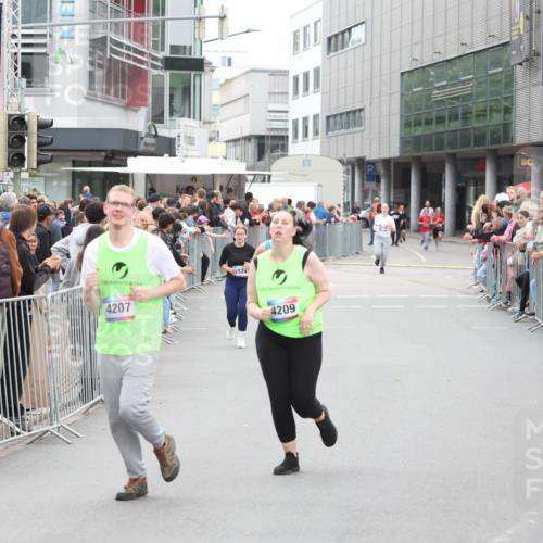 12.06.2026 - Holstenköstenlauf Andreas Tolksdorf http://msf.ph/oto/9745604 12.06.2026 18:11:31 Laufen 524, 4207, 4209 meine-sportfotos.de