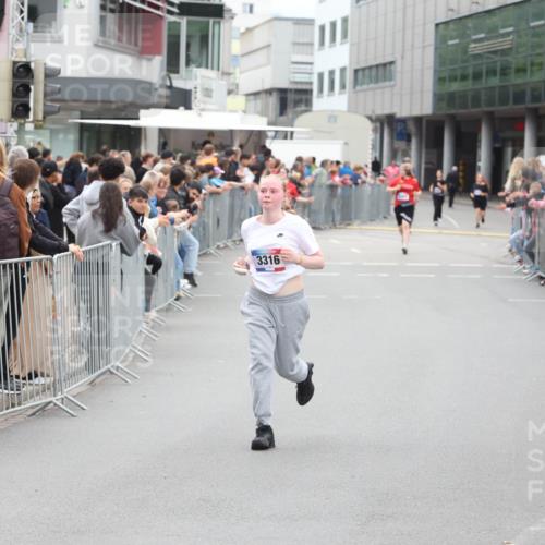 12.06.2026 - Holstenköstenlauf Andreas Tolksdorf http://msf.ph/oto/9745609 12.06.2026 18:11:43 Laufen 3316 meine-sportfotos.de