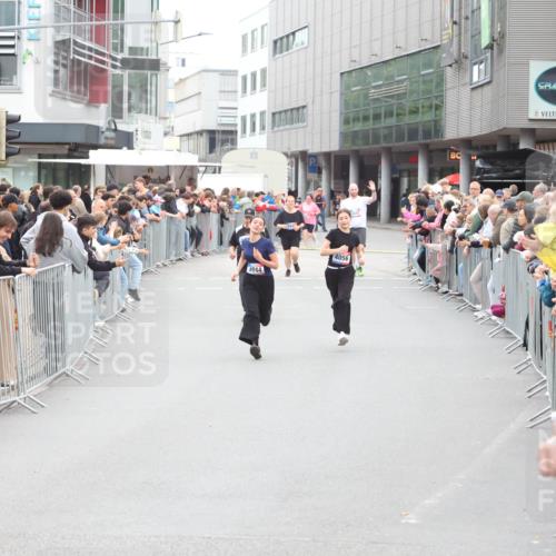 12.06.2026 - Holstenköstenlauf Andreas Tolksdorf http://msf.ph/oto/9745617 12.06.2026 18:11:56 Laufen 4044, 4056, 3442 meine-sportfotos.de