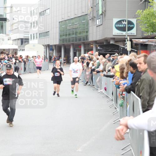 12.06.2026 - Holstenköstenlauf Andreas Tolksdorf http://msf.ph/oto/9745627 12.06.2026 18:12:01 Laufen 4679, 3441, 3442 meine-sportfotos.de