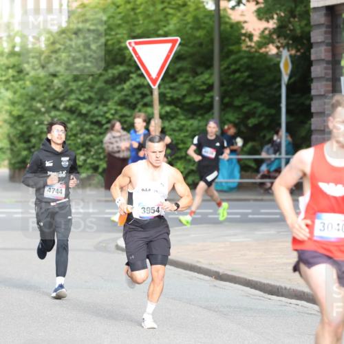 12.06.2026 - Holstenköstenlauf Andreas Tolksdorf http://msf.ph/oto/9745721 12.06.2026 19:07:47 Laufen 20, 4744, 13, 3954, 3040 meine-sportfotos.de