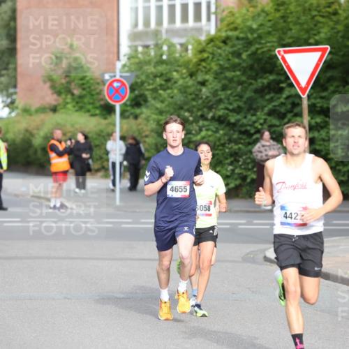 12.06.2026 - Holstenköstenlauf Andreas Tolksdorf http://msf.ph/oto/9745746 12.06.2026 19:08:01 Laufen 40, 4655, 8058, 4422 meine-sportfotos.de