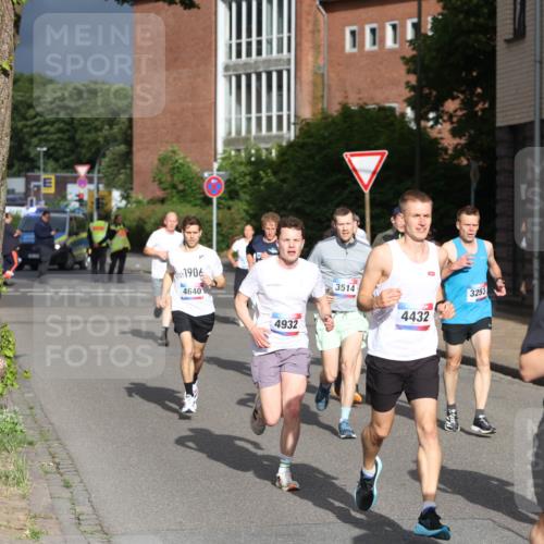 12.06.2026 - Holstenköstenlauf Andreas Tolksdorf http://msf.ph/oto/9745786 12.06.2026 19:08:37 Laufen 1906, 4640, 4932, 3514, 3253, 4432, 4830 meine-sportfotos.de