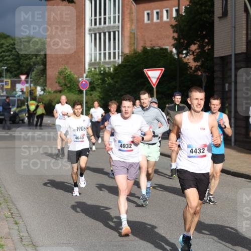 12.06.2026 - Holstenköstenlauf Andreas Tolksdorf http://msf.ph/oto/9745787 12.06.2026 19:08:38 Laufen 1906, 4640, 4932, 4432, 4830 meine-sportfotos.de