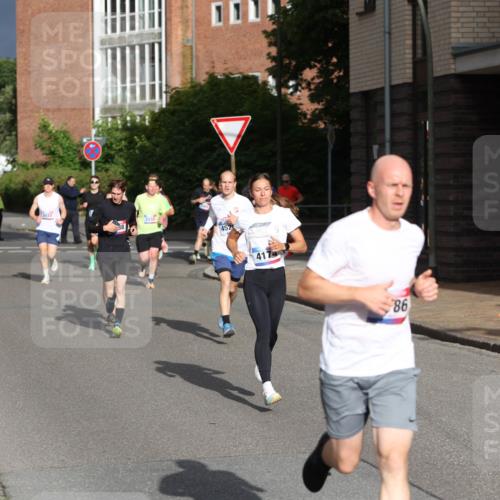 12.06.2026 - Holstenköstenlauf Andreas Tolksdorf http://msf.ph/oto/9745798 12.06.2026 19:08:43 Laufen 3555, 452, 4174, 86 meine-sportfotos.de