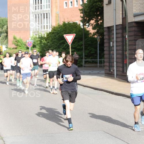 12.06.2026 - Holstenköstenlauf Andreas Tolksdorf http://msf.ph/oto/9745803 12.06.2026 19:08:46 Laufen 3022, 111, 38, 528 meine-sportfotos.de