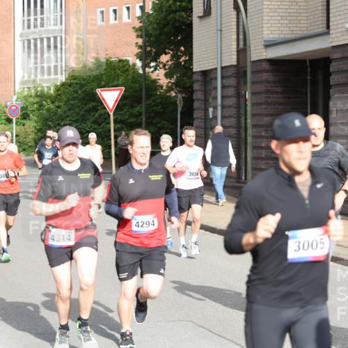 12.06.2026 - Holstenköstenlauf Andreas Tolksdorf http://msf.ph/oto/9745820 12.06.2026 19:08:54 Laufen 4648, 3380, 4314, 4294, 3656, 3005 meine-sportfotos.de