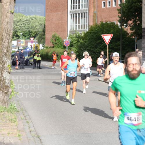 12.06.2026 - Holstenköstenlauf Andreas Tolksdorf http://msf.ph/oto/9745826 12.06.2026 19:08:58 Laufen 3394, 3599, 4176, 4648, 4175 meine-sportfotos.de