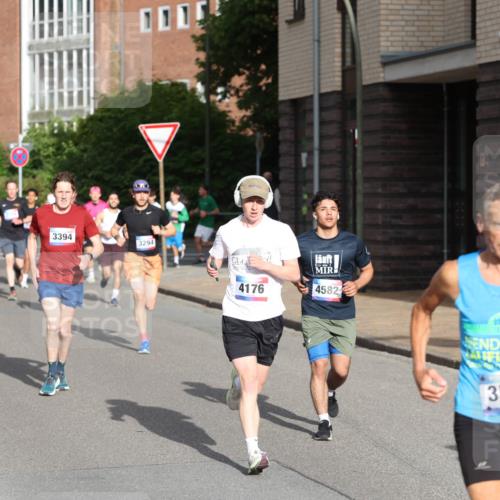12.06.2026 - Holstenköstenlauf Andreas Tolksdorf http://msf.ph/oto/9745835 12.06.2026 19:09:02 Laufen 0015, 3394, 3294, 4176, 4582, 3599 meine-sportfotos.de