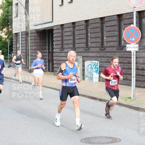 12.06.2026 - Holstenköstenlauf Andreas Tolksdorf http://msf.ph/oto/9745890 12.06.2026 19:09:39 Laufen 1111, 461, 3930, 3051, 3044, 3757, 10, 06, 15, 06, 26 meine-sportfotos.de