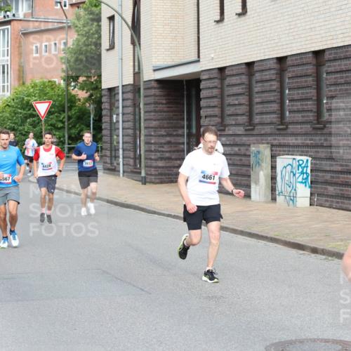 12.06.2026 - Holstenköstenlauf Andreas Tolksdorf http://msf.ph/oto/9745917 12.06.2026 19:09:52 Laufen 567, 4428, 3932, 4661, 10, 06, 15, 06, 26 meine-sportfotos.de