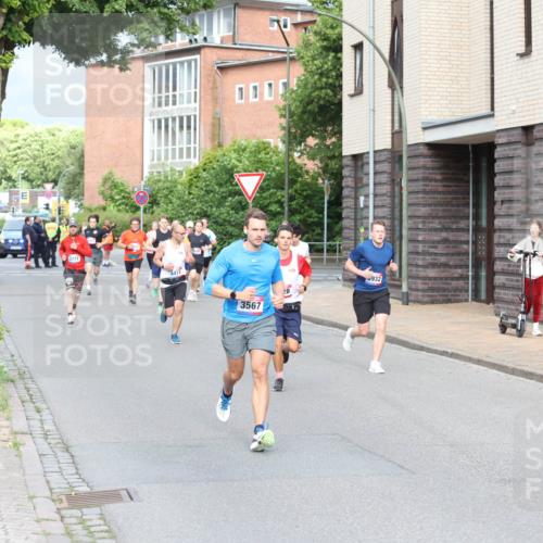 12.06.2026 - Holstenköstenlauf Andreas Tolksdorf http://msf.ph/oto/9745918 12.06.2026 19:09:53 Laufen 3771, 4412, 3567, 28, 932 meine-sportfotos.de