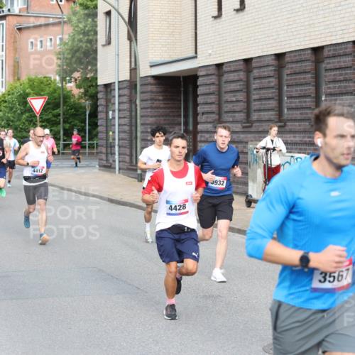 12.06.2026 - Holstenköstenlauf Andreas Tolksdorf http://msf.ph/oto/9745922 12.06.2026 19:09:56 Laufen 3771, 4574, 0005, 4412, 4428, 3932, 3567, 10, 06, 15, 06, 26 meine-sportfotos.de
