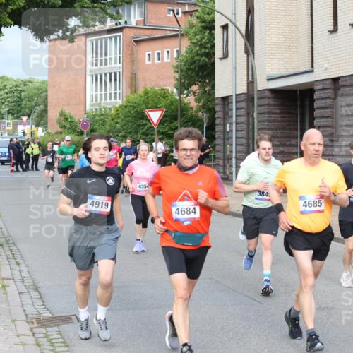 12.06.2026 - Holstenköstenlauf Andreas Tolksdorf http://msf.ph/oto/9745932 12.06.2026 19:10:01 Laufen 4919, 4354, 4684, 384, 3034, 848, 4685 meine-sportfotos.de