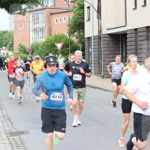 12.06.2026 - Holstenköstenlauf Andreas Tolksdorf http://msf.ph/oto/9745954 12.06.2026 19:10:12 Laufen 4602, 3243, 4114, 4798, 4923, 4931, 3860 meine-sportfotos.de