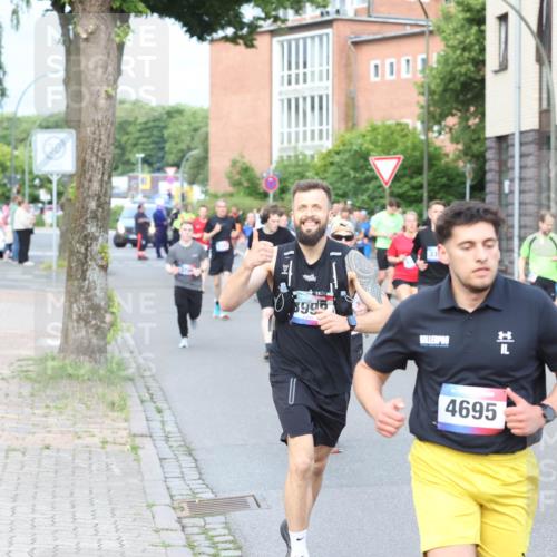 12.06.2026 - Holstenköstenlauf Andreas Tolksdorf http://msf.ph/oto/9745989 12.06.2026 19:10:36 Laufen 996, 4695, 18, 187 meine-sportfotos.de