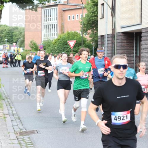 12.06.2026 - Holstenköstenlauf Andreas Tolksdorf http://msf.ph/oto/9746023 12.06.2026 19:10:53 Laufen 367, 3948, 3021, 3259, 157, 4921, 3563, 00 meine-sportfotos.de