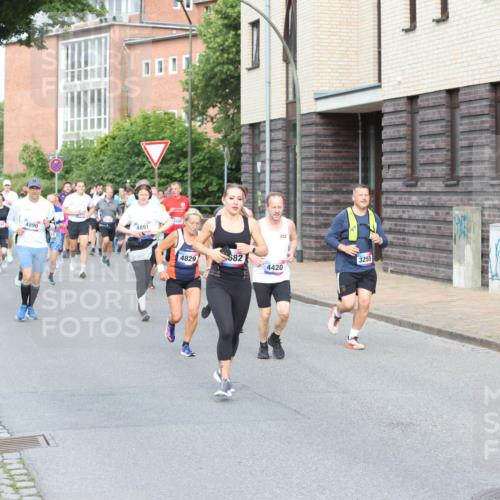 12.06.2026 - Holstenköstenlauf Andreas Tolksdorf http://msf.ph/oto/9746033 12.06.2026 19:10:59 Laufen 4890, 4891, 3200, 4829, 582, 4420, 3255, 3866 meine-sportfotos.de