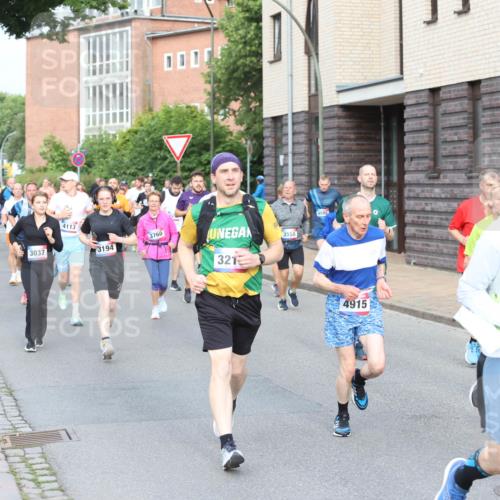 12.06.2026 - Holstenköstenlauf Andreas Tolksdorf http://msf.ph/oto/9746042 12.06.2026 19:11:04 Laufen 4121, 3037, 4113, 3760, 3194, 3558, 321, 4915, 4890 meine-sportfotos.de