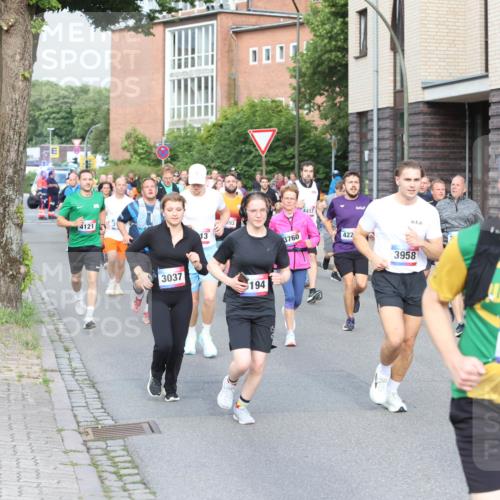 12.06.2026 - Holstenköstenlauf Andreas Tolksdorf http://msf.ph/oto/9746044 12.06.2026 19:11:05 Laufen 4121, 3037, 13, 93, 194, 3760, 4417, 422, 3958, 3215, 31 meine-sportfotos.de