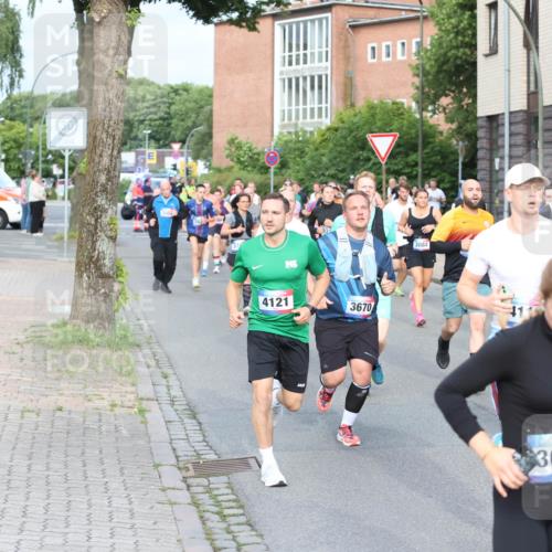 12.06.2026 - Holstenköstenlauf Andreas Tolksdorf http://msf.ph/oto/9746048 12.06.2026 19:11:07 Laufen 4121, 3670, 3084, 3037, 50, 4592 meine-sportfotos.de