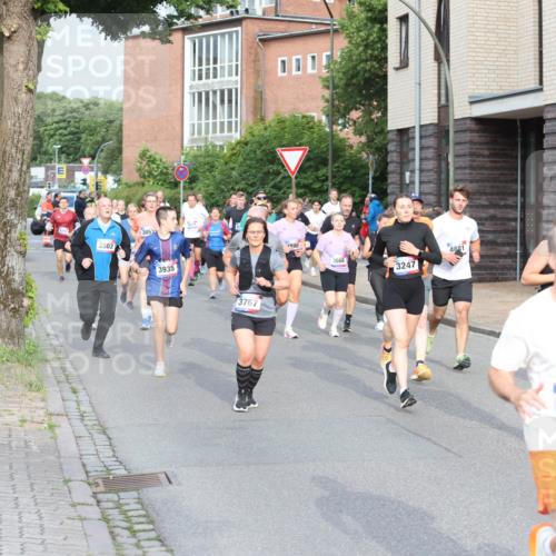 12.06.2026 - Holstenköstenlauf Andreas Tolksdorf http://msf.ph/oto/9746053 12.06.2026 19:11:10 Laufen 3502, 3053, 3935, 3767, 890, 3668, 3247, 4881, 3142, 083 meine-sportfotos.de