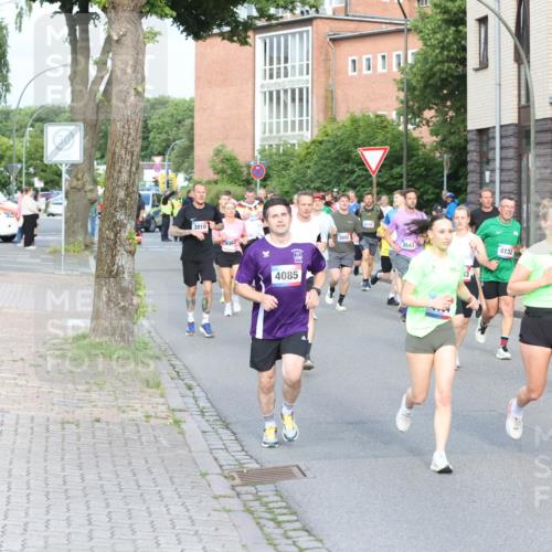 12.06.2026 - Holstenköstenlauf Andreas Tolksdorf http://msf.ph/oto/9746089 12.06.2026 19:11:32 Laufen 3810, 4362, 4085, 4868, 3892, 3543, 4132, 4196, 3862 meine-sportfotos.de