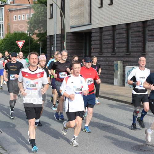 12.06.2026 - Holstenköstenlauf Andreas Tolksdorf http://msf.ph/oto/9746110 12.06.2026 19:11:46 Laufen 3164, 3460, 345, 4855, 3903, 4856, 650, 31, 3897, 10, 06, 15, 06, 26, 4387 meine-sportfotos.de