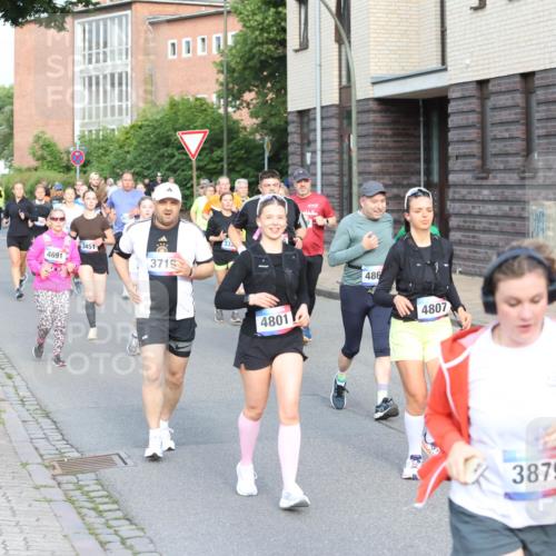12.06.2026 - Holstenköstenlauf Andreas Tolksdorf http://msf.ph/oto/9746200 12.06.2026 19:12:50 Laufen 4691, 3451, 3719, 4801, 486, 4807, 3879, 4457 meine-sportfotos.de