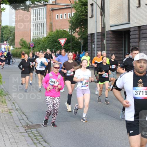 12.06.2026 - Holstenköstenlauf Andreas Tolksdorf http://msf.ph/oto/9746204 12.06.2026 19:12:52 Laufen 1000, 4691, 3451, 4190, 3330, 3063, 3719, 41 meine-sportfotos.de
