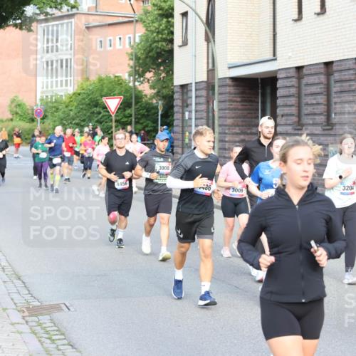 12.06.2026 - Holstenköstenlauf Andreas Tolksdorf http://msf.ph/oto/9746214 12.06.2026 19:12:58 Laufen 3231, 4456, 3008, 486, 3009, 3204, 3935 meine-sportfotos.de