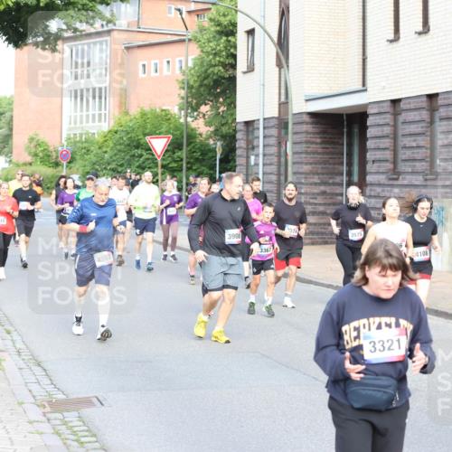 12.06.2026 - Holstenköstenlauf Andreas Tolksdorf http://msf.ph/oto/9746240 12.06.2026 19:13:12 Laufen 3472, 4491, 3908, 4557, 3367, 2574, 3575, 4108, 3321, 141 meine-sportfotos.de