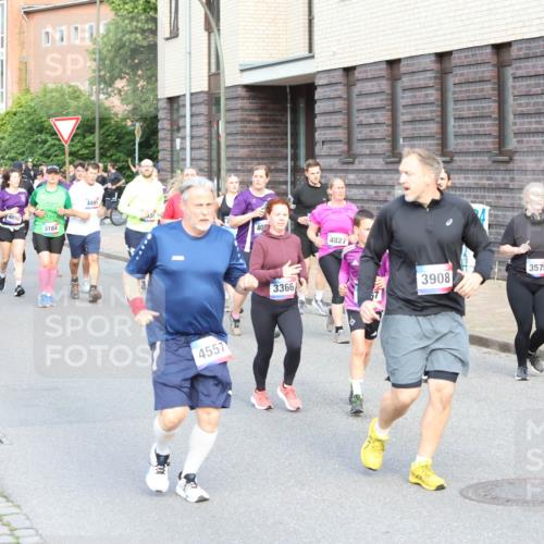 12.06.2026 - Holstenköstenlauf Andreas Tolksdorf http://msf.ph/oto/9746245 12.06.2026 19:13:14 Laufen 3472, 3974, 4090, 3184, 4491, 31, 40, 4827, 4557, 3366, 3908, 3575, 10, 06, 15, 06, 26 meine-sportfotos.de