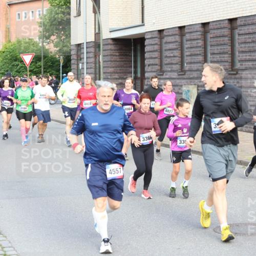 12.06.2026 - Holstenköstenlauf Andreas Tolksdorf http://msf.ph/oto/9746246 12.06.2026 19:13:15 Laufen 3472, 474, 4090, 3184, 4491, 3031, 4401, 47, 4084, 4827, 4557, 3366, 3575, 336, 10, 06, 15, 06, 26 meine-sportfotos.de