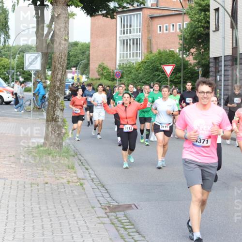 12.06.2026 - Holstenköstenlauf Andreas Tolksdorf http://msf.ph/oto/9746273 12.06.2026 19:13:32 Laufen 695, 3690, 3766, 3523, 3113, 3115, 2030, 4371, 321, 485 meine-sportfotos.de