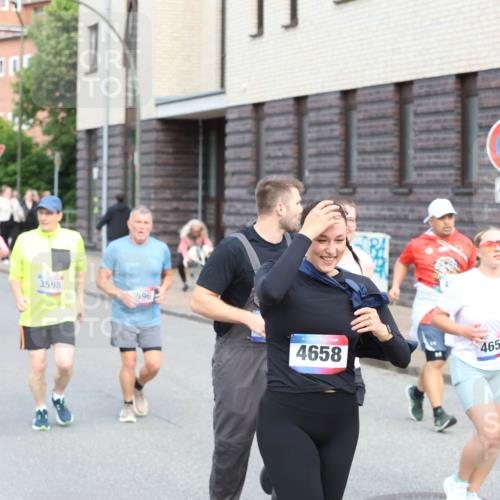12.06.2026 - Holstenköstenlauf Andreas Tolksdorf http://msf.ph/oto/9746334 12.06.2026 19:14:26 Laufen 3598, 596, 4658, 4657 meine-sportfotos.de