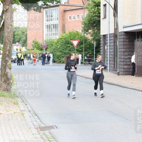 12.06.2026 - Holstenköstenlauf Andreas Tolksdorf http://msf.ph/oto/9746340 12.06.2026 19:14:40 Laufen 3, 10000, 3110, 3109 meine-sportfotos.de