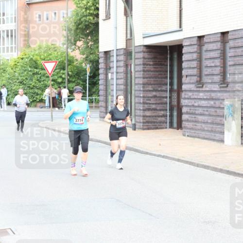 12.06.2026 - Holstenköstenlauf Andreas Tolksdorf http://msf.ph/oto/9746347 12.06.2026 19:15:09 Laufen 3774, 3276 meine-sportfotos.de