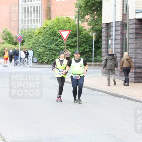 12.06.2026 - Holstenköstenlauf Andreas Tolksdorf http://msf.ph/oto/9746359 12.06.2026 19:15:37 Laufen  meine-sportfotos.de