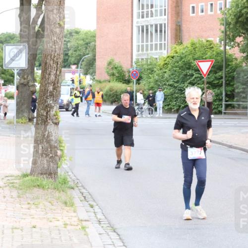 12.06.2026 - Holstenköstenlauf Andreas Tolksdorf http://msf.ph/oto/9746376 12.06.2026 19:16:03 Laufen 3772 meine-sportfotos.de