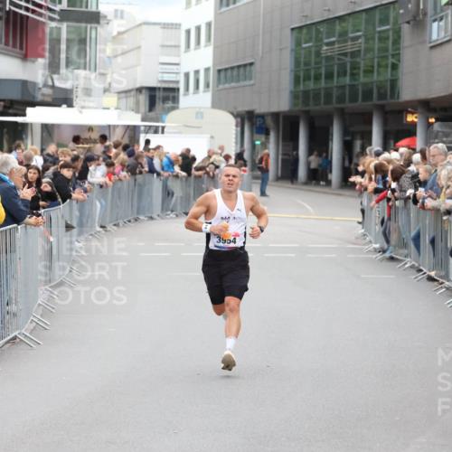 12.06.2026 - Holstenköstenlauf Andreas Tolksdorf http://msf.ph/oto/9746395 12.06.2026 19:38:04 Laufen 0, 3954 meine-sportfotos.de