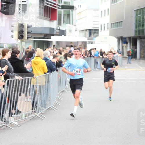 12.06.2026 - Holstenköstenlauf Andreas Tolksdorf http://msf.ph/oto/9746446 12.06.2026 19:40:28 Laufen 3354, 3625 meine-sportfotos.de