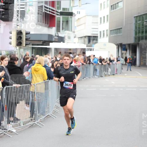 12.06.2026 - Holstenköstenlauf Andreas Tolksdorf http://msf.ph/oto/9746451 12.06.2026 19:40:30 Laufen 54, 3625 meine-sportfotos.de