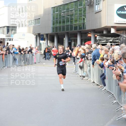 12.06.2026 - Holstenköstenlauf Andreas Tolksdorf http://msf.ph/oto/9746501 12.06.2026 19:42:11 Laufen 4242 meine-sportfotos.de