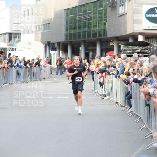 12.06.2026 - Holstenköstenlauf Andreas Tolksdorf http://msf.ph/oto/9746502 12.06.2026 19:42:12 Laufen 4242 meine-sportfotos.de