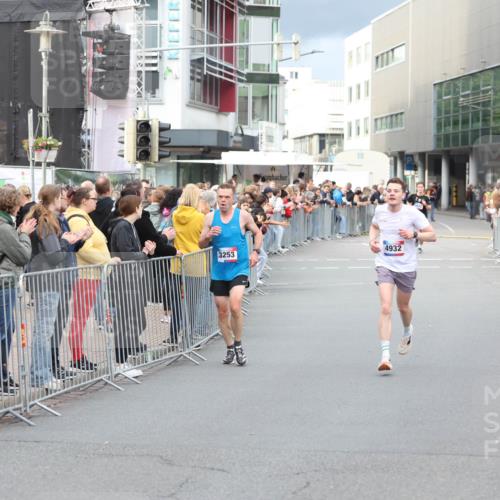 12.06.2026 - Holstenköstenlauf Andreas Tolksdorf http://msf.ph/oto/9746552 12.06.2026 19:43:33 Laufen 3253, 4932 meine-sportfotos.de