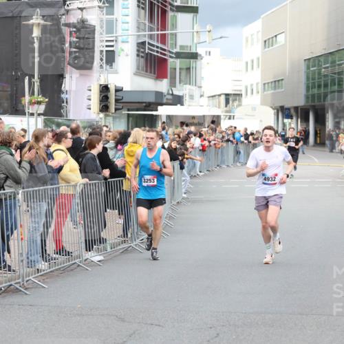 12.06.2026 - Holstenköstenlauf Andreas Tolksdorf http://msf.ph/oto/9746553 12.06.2026 19:43:33 Laufen 20, 3253, 4932 meine-sportfotos.de