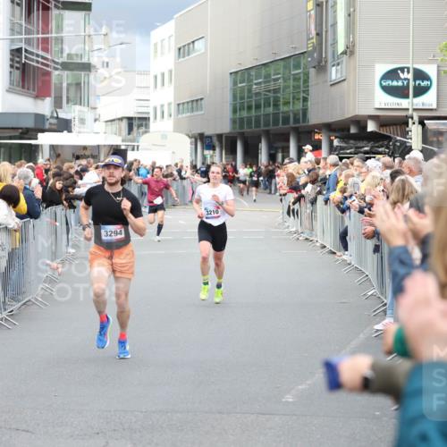 12.06.2026 - Holstenköstenlauf Andreas Tolksdorf http://msf.ph/oto/9746567 12.06.2026 19:43:59 Laufen 3294, 3210 meine-sportfotos.de